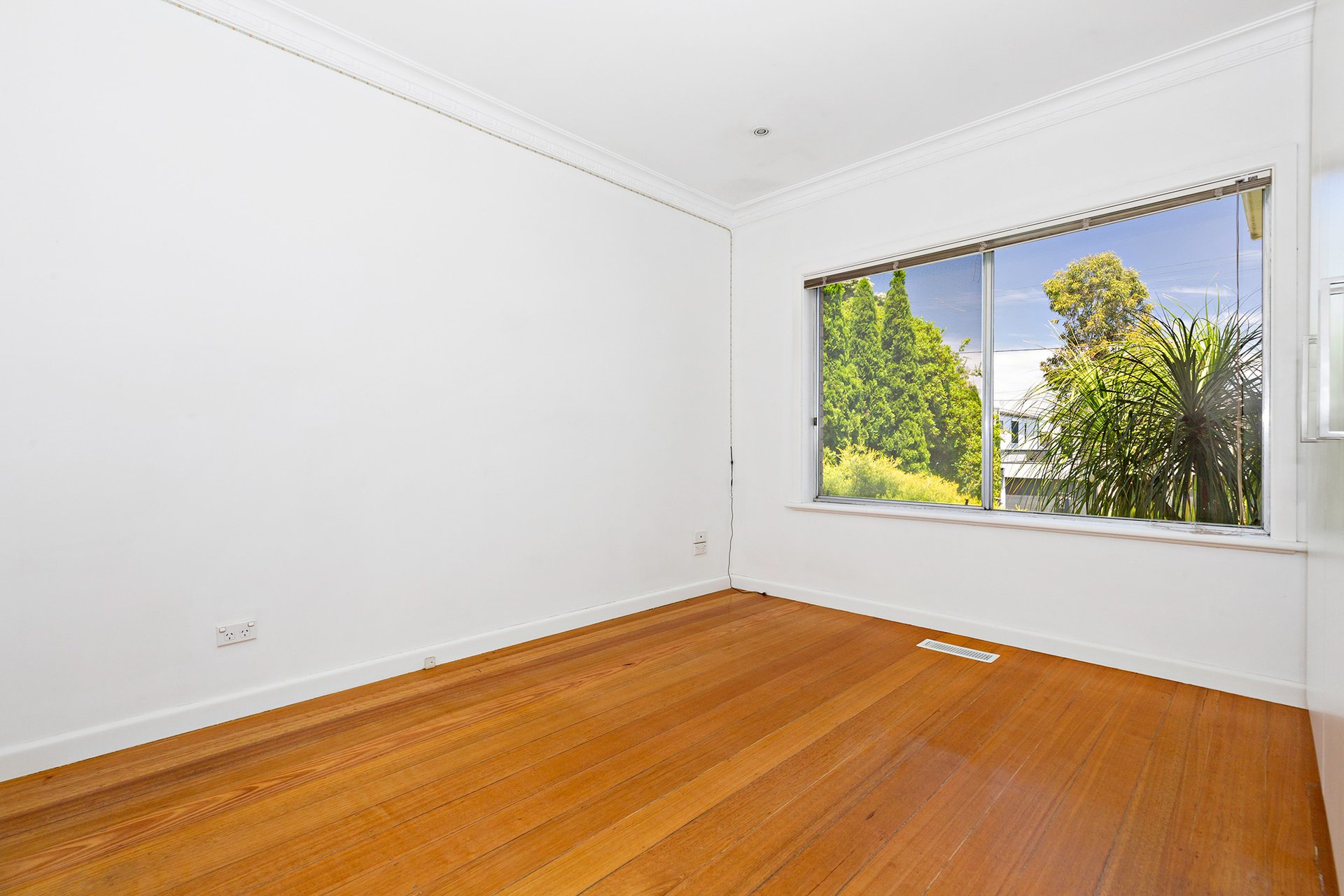 Property Gallery Thumbnail 8