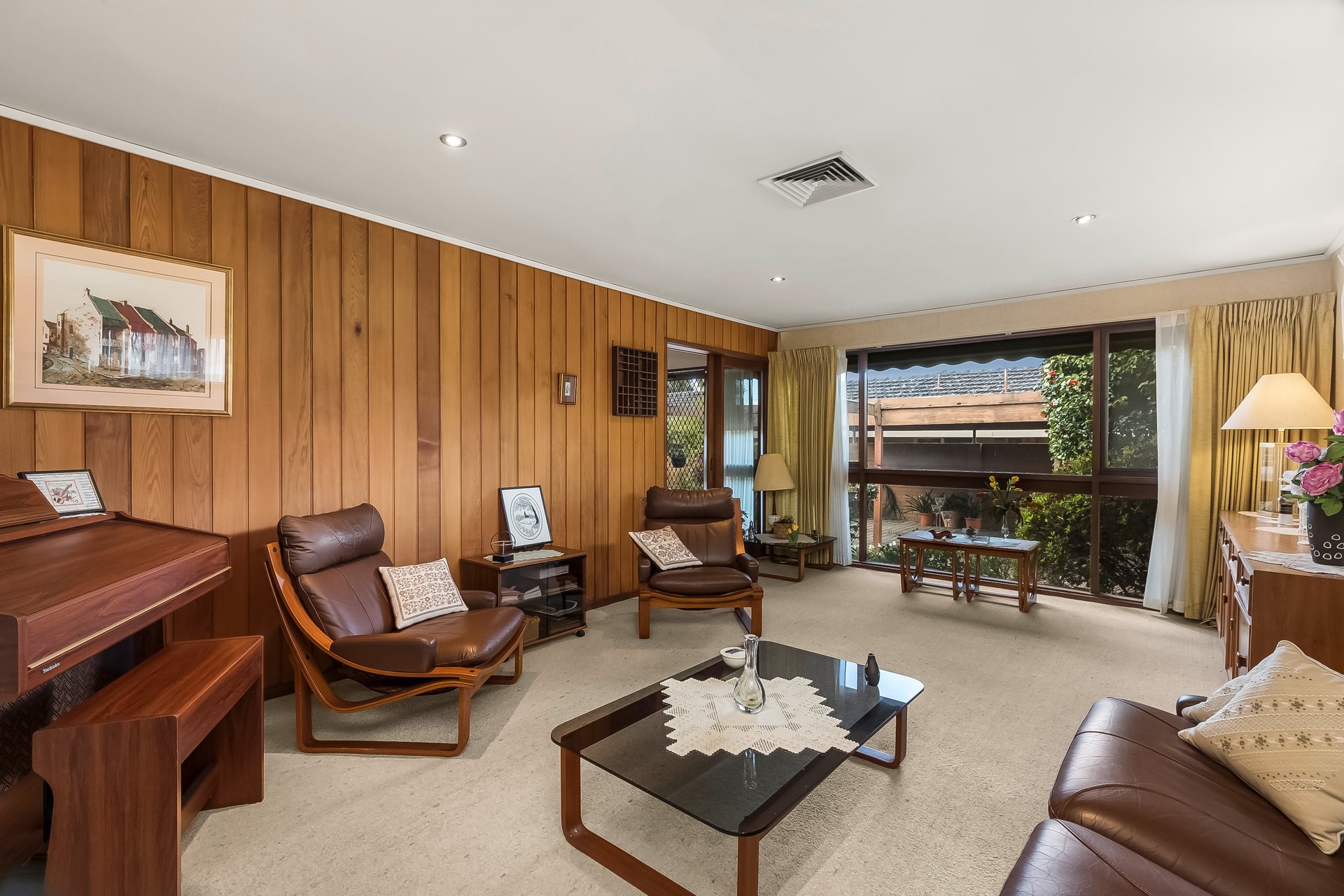 23 Rowitta Drive, Glen Waverley image 2