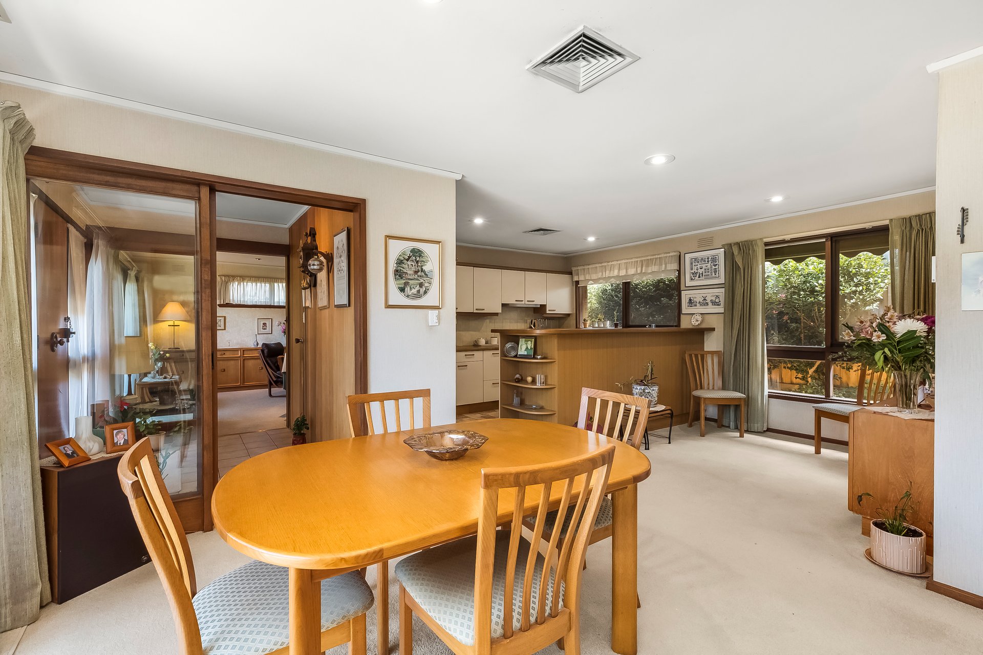 23 Rowitta Drive, Glen Waverley image 4