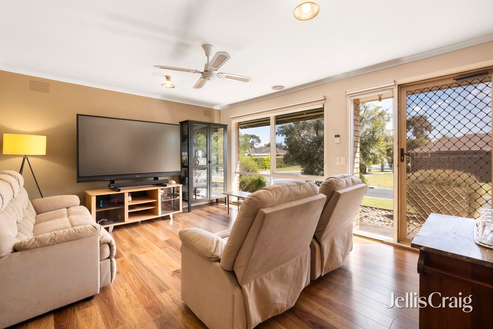 23 Ruffy Drive, Cranbourne image 2