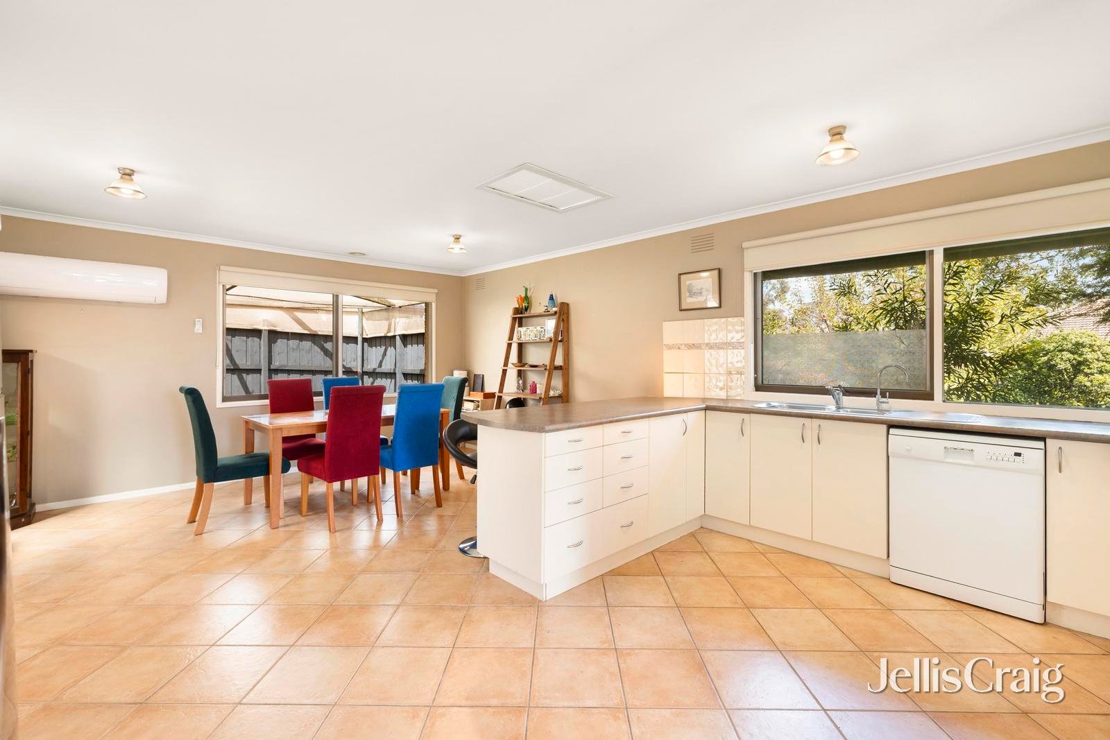 23 Ruffy Drive, Cranbourne image 4