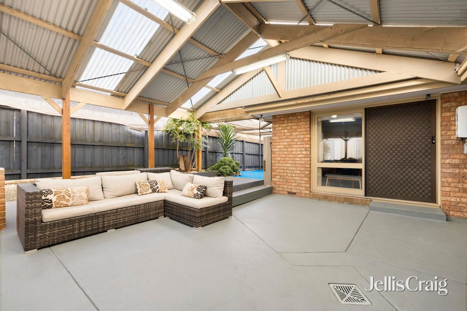 23 Ruffy Drive, Cranbourne image 8