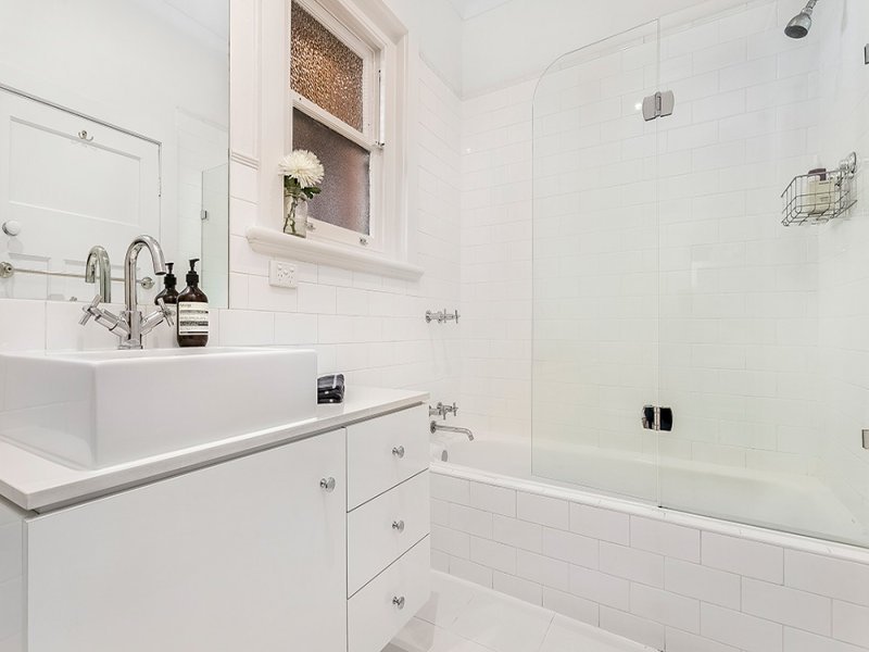 2/3 Ruskin Street, Elwood image 7