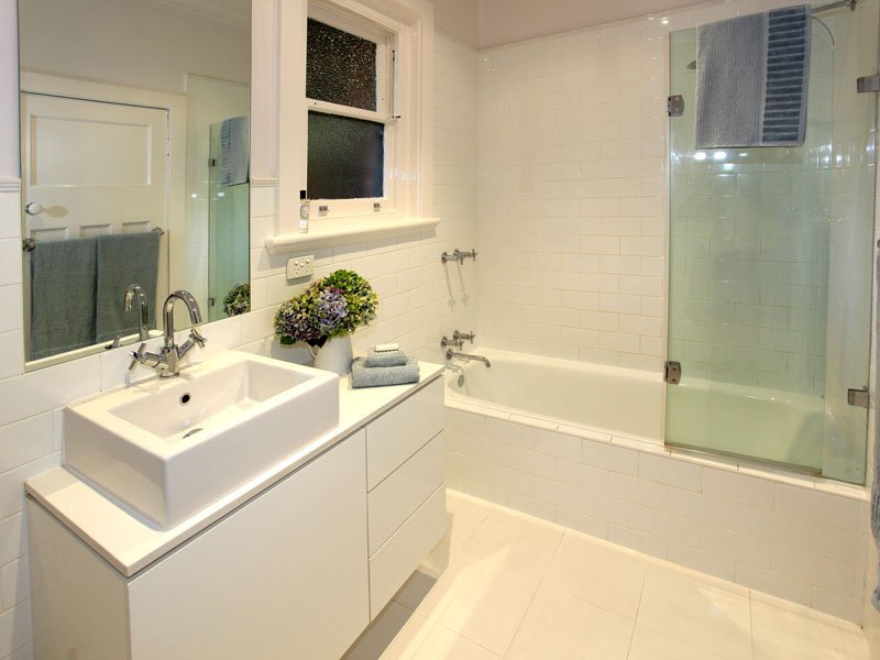 2/3 Ruskin Street, Elwood image 4