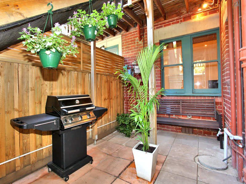 2/3 Ruskin Street, Elwood image 5