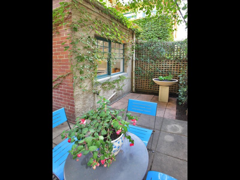 2/3 Ruskin Street, Elwood image 9