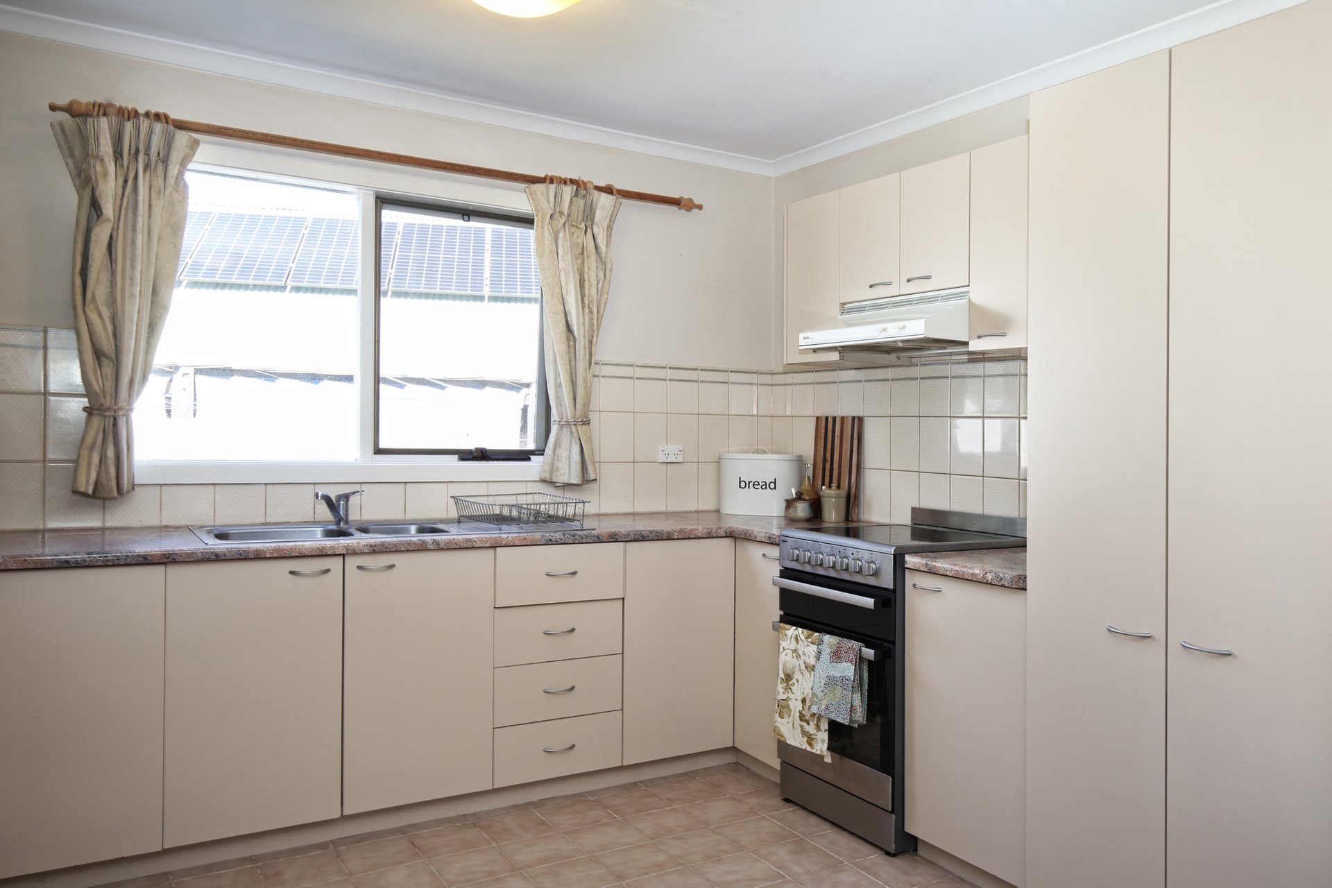 Property Gallery Thumbnail 3