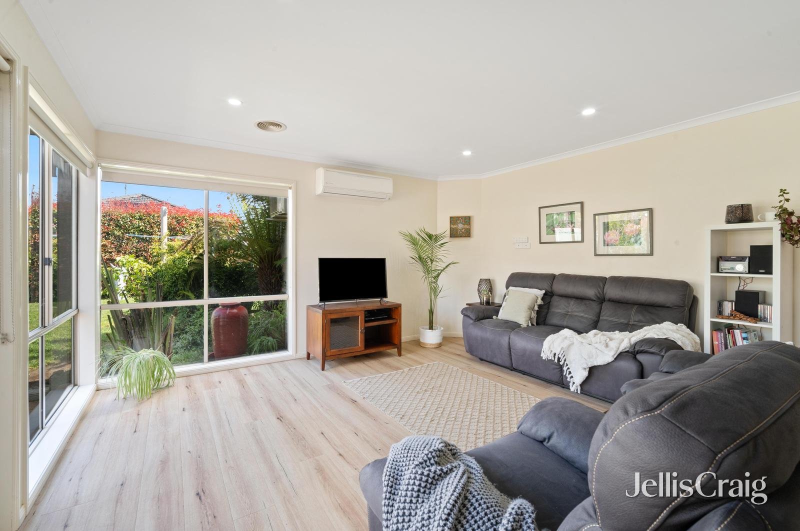 23 Saint Helens Avenue, Lake Gardens image 3