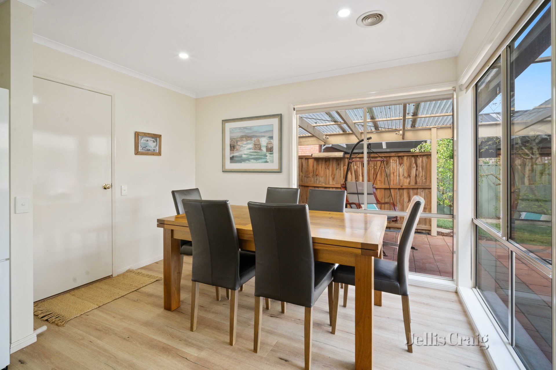 23 Saint Helens Avenue, Lake Gardens image 3