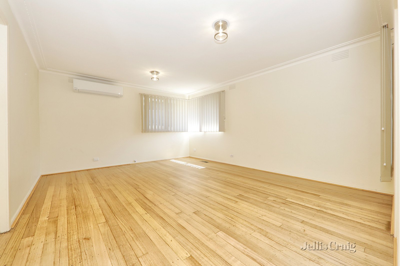 23 Saxonwood Drive, Doncaster East image 3