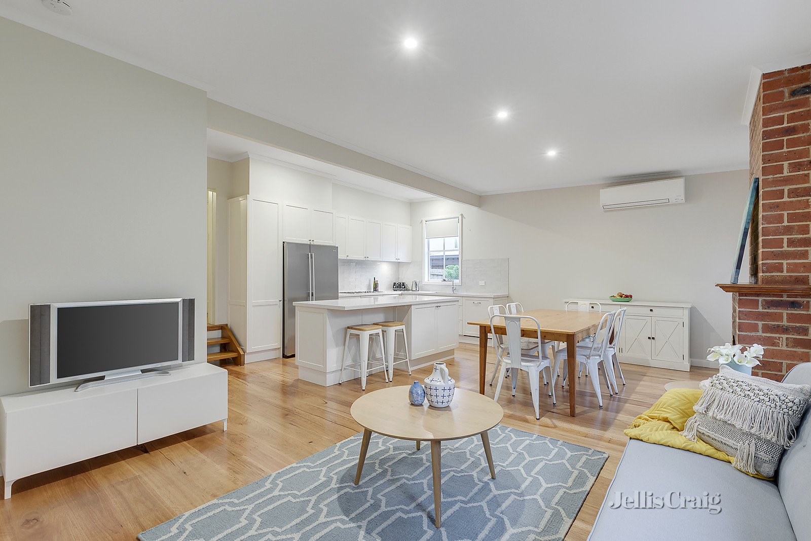 23 Scott Grove, Burwood image 3