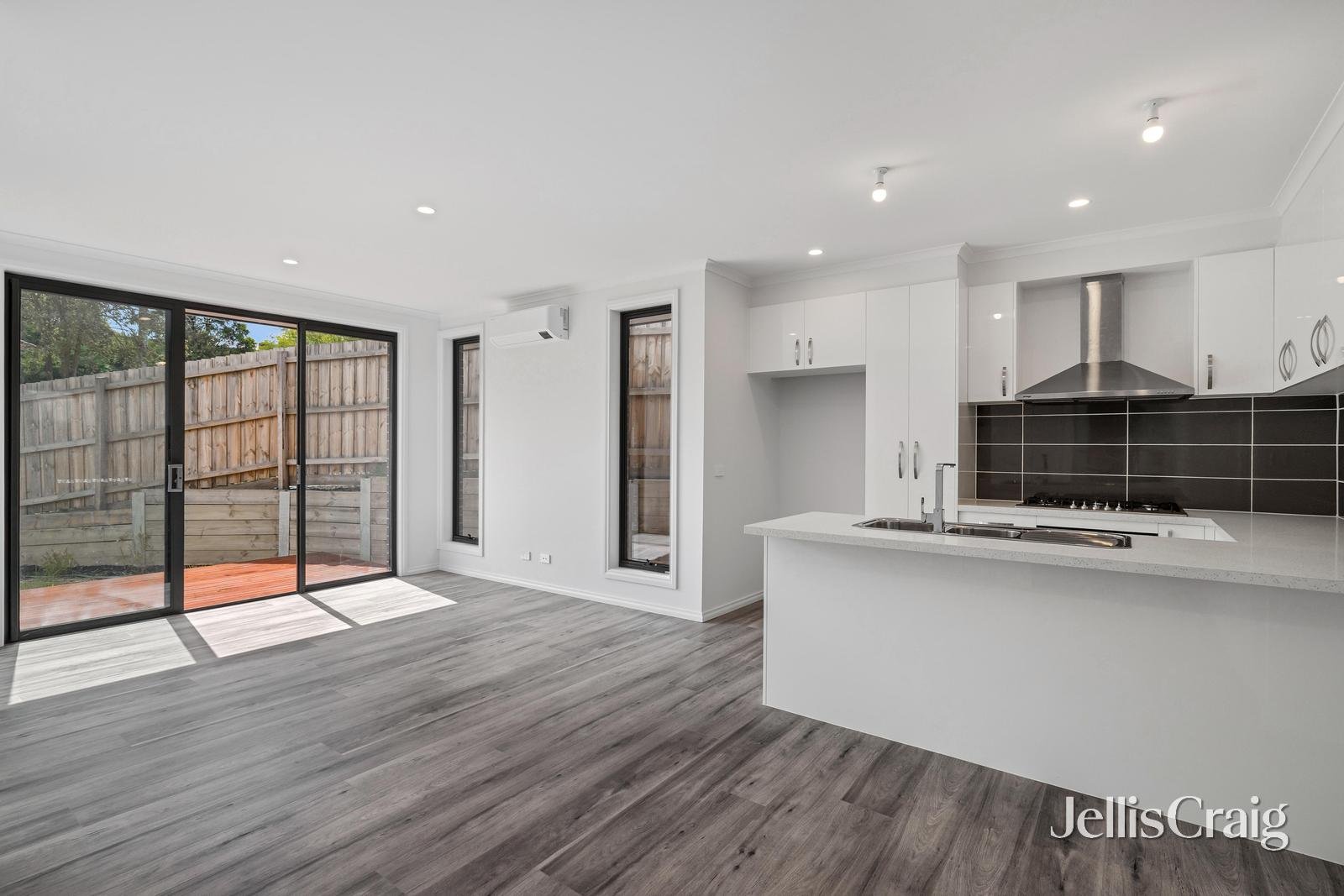 23 Shirley Street, Mooroolbark image 3