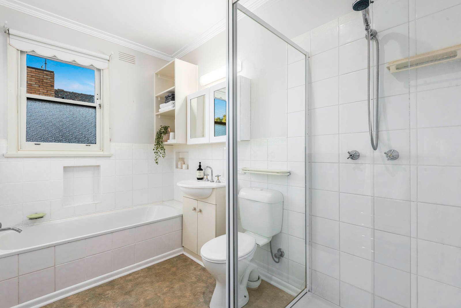 Property Gallery Thumbnail 8
