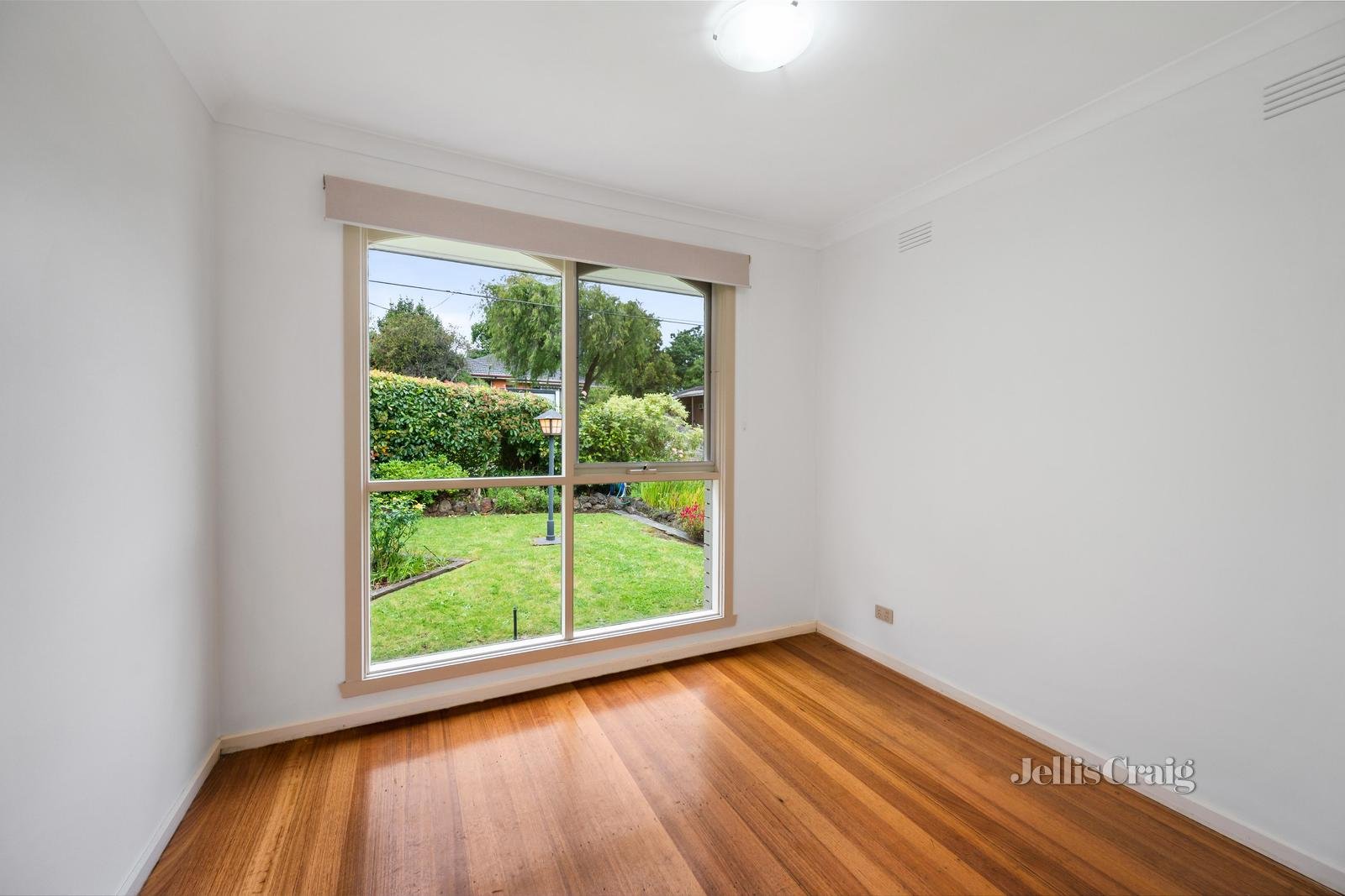 23 Smyth Street, Mount Waverley image 5