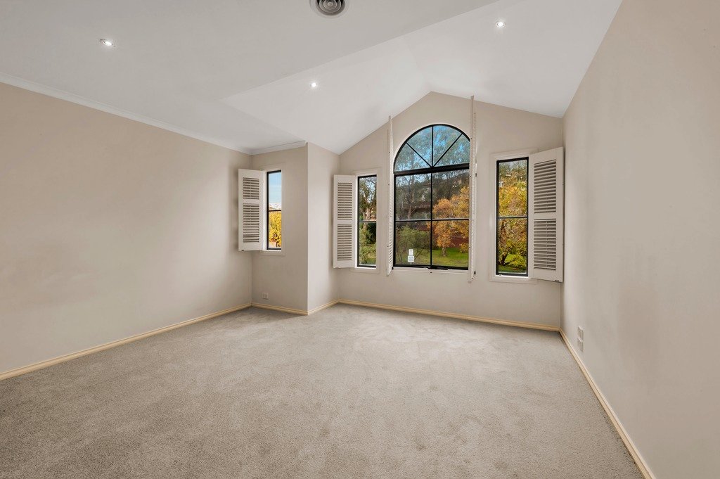 23 St Claire Walk, Doncaster East image 5