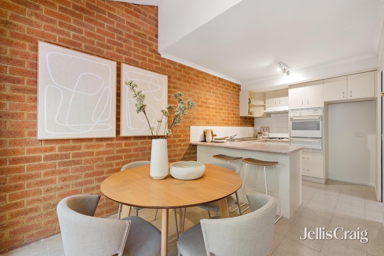 2/3 Station Street, Blackburn image 7