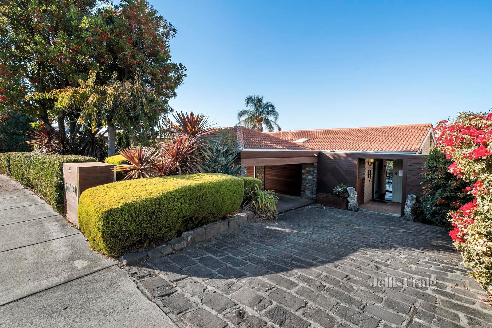 23 Stirling Crescent, Glen Waverley image 13