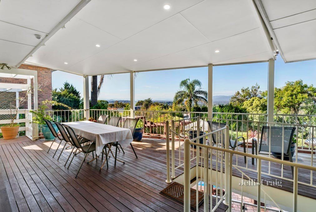 23 Stirling Crescent, Glen&nbsp;Waverley image 1