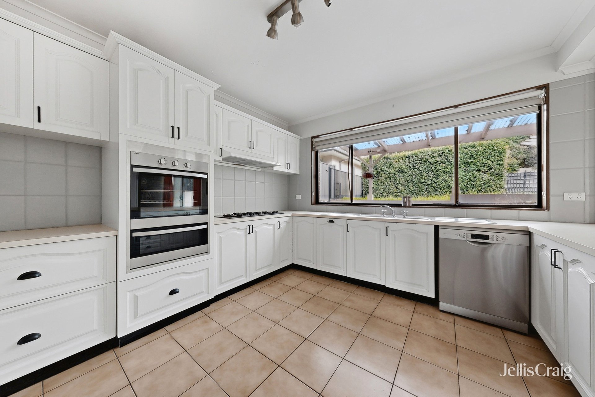 23 Streldon Avenue, Strathmore image 2