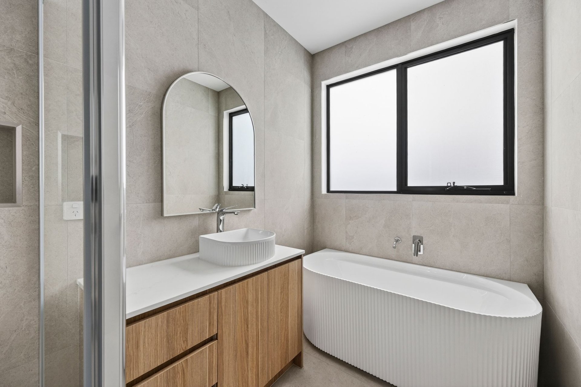 2/3 Sullivan Court, Belmont image 4