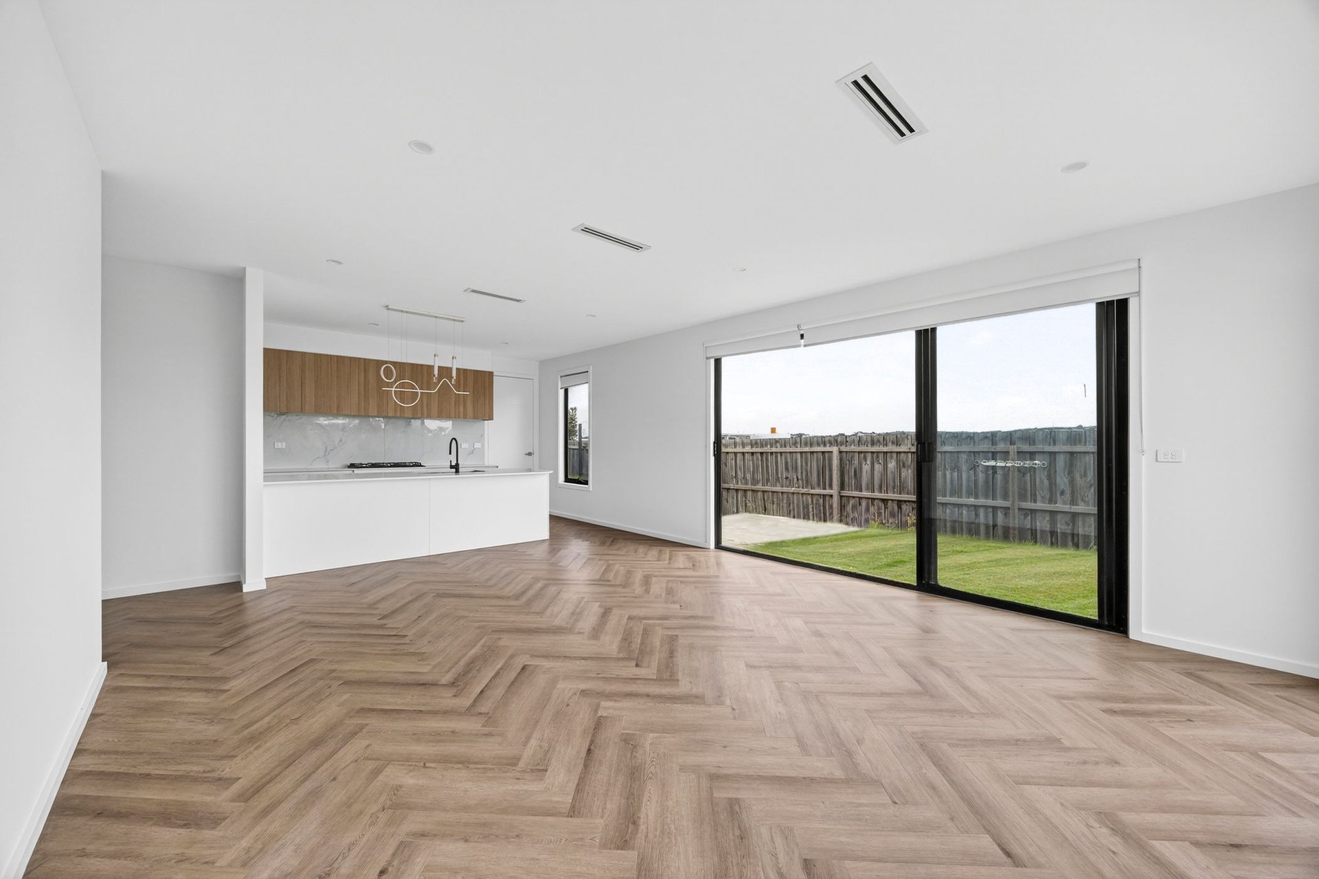 2/3 Sullivan Court, Belmont image 7