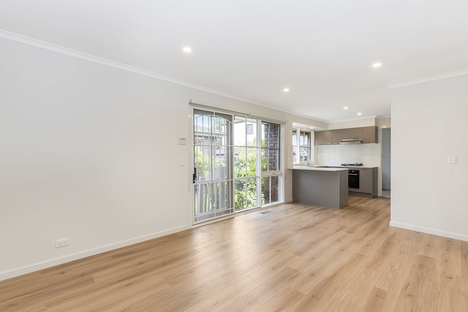 2/3 Surrey Street, Box&nbsp;Hill&nbsp;South image 3