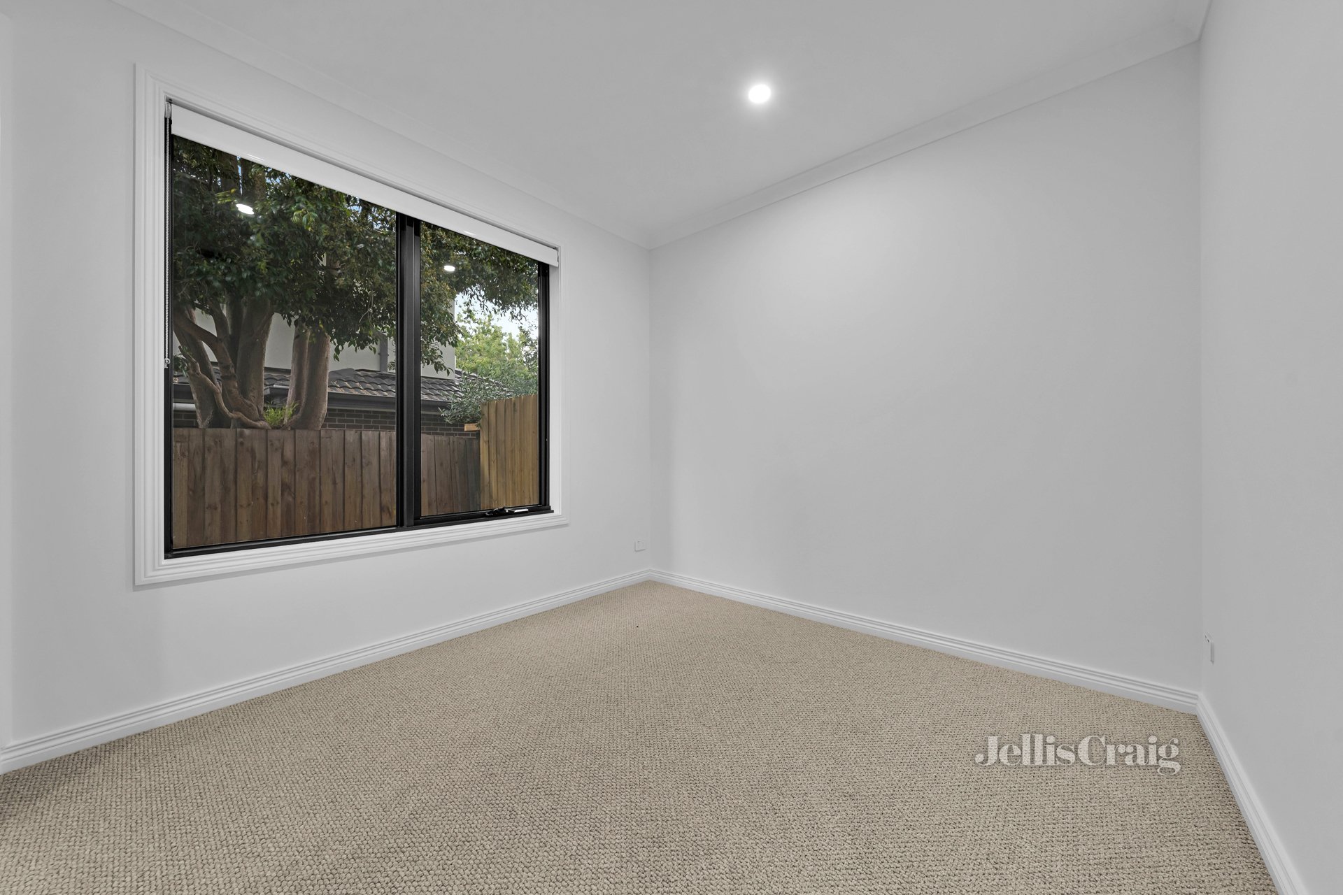 2/3 Thurloo Street, Chadstone image 5