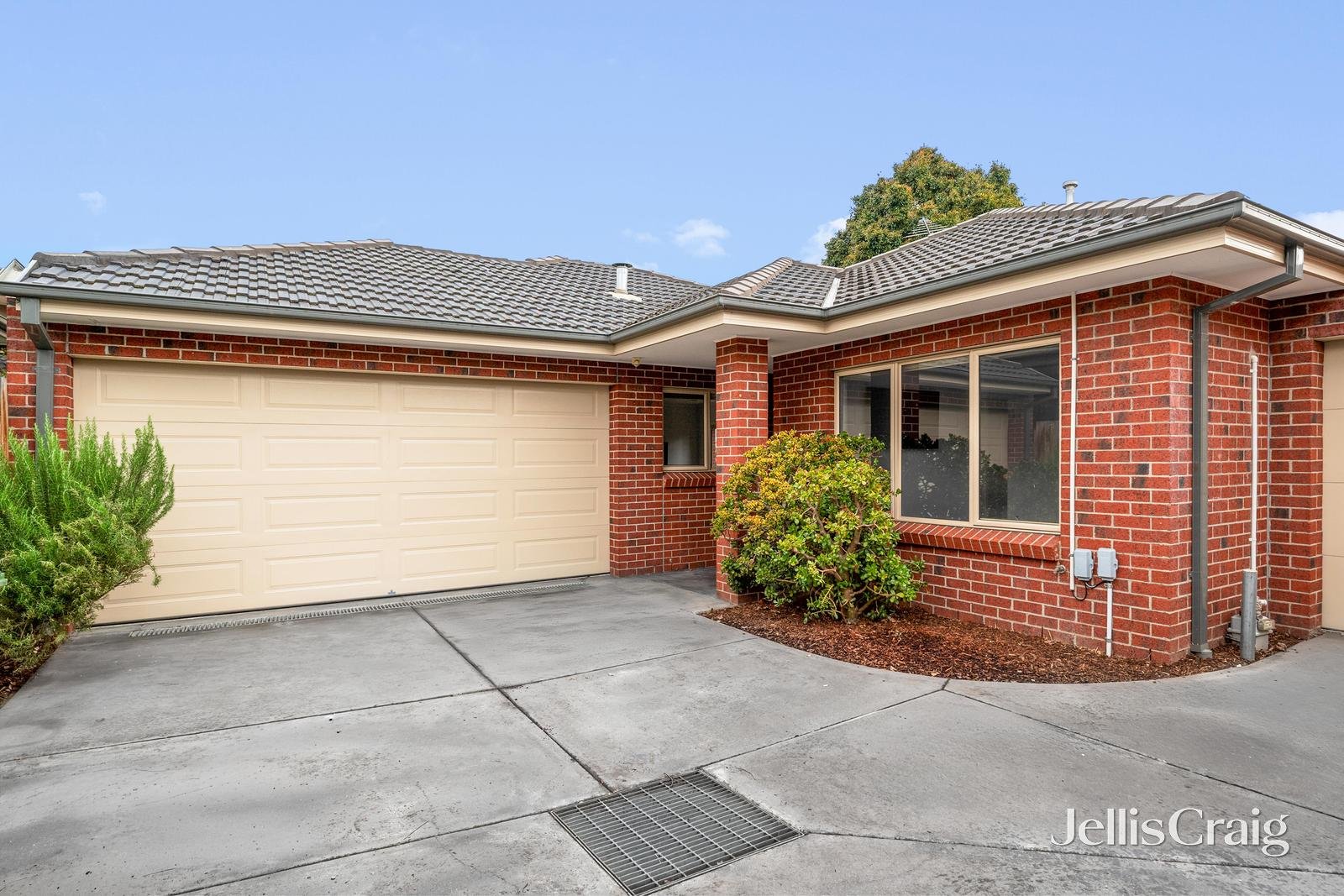 2/3 Tilba Place, Wantirna South image 1
