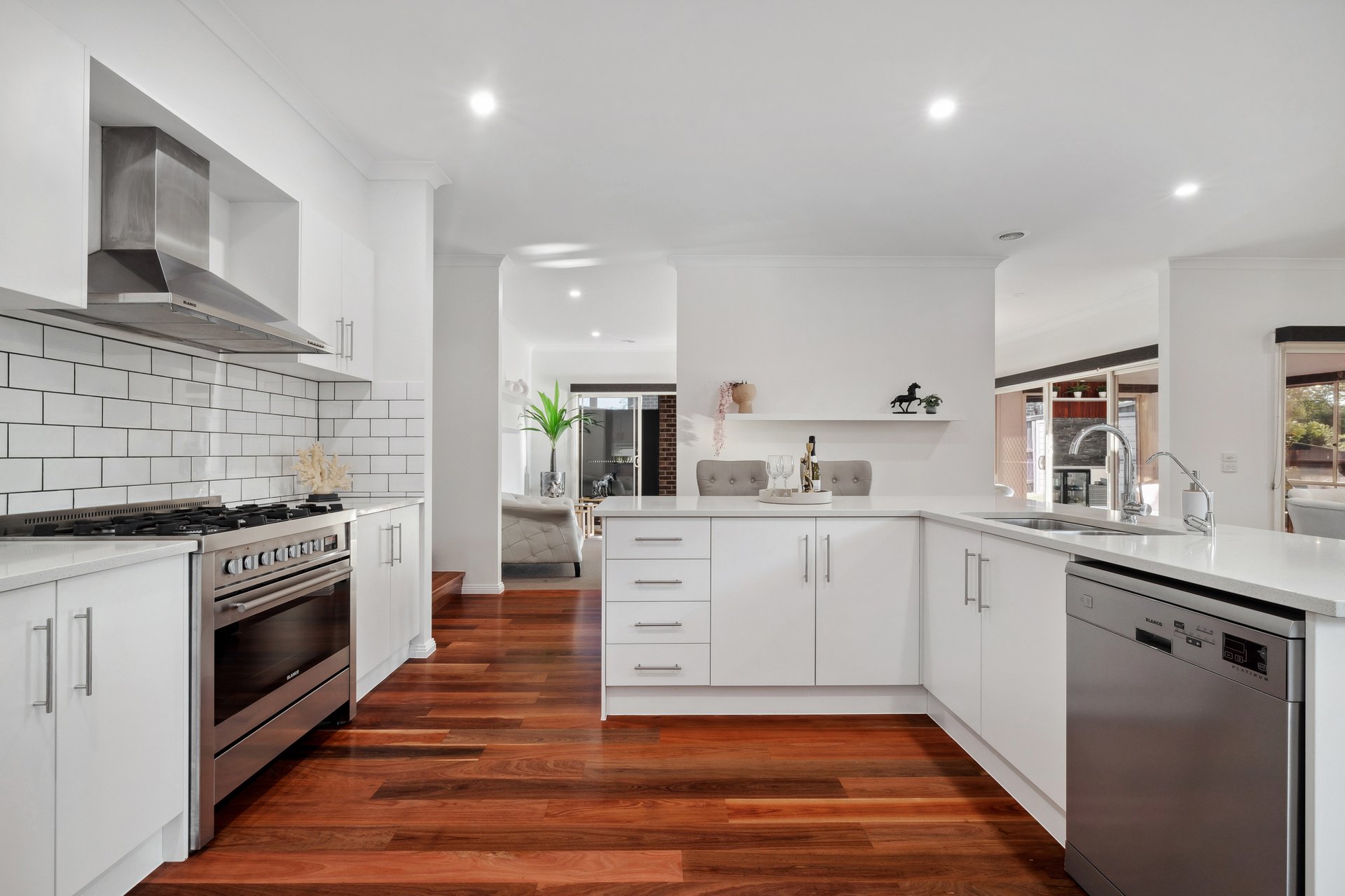 23 Tiverton Circuit, Mooroolbark image 6