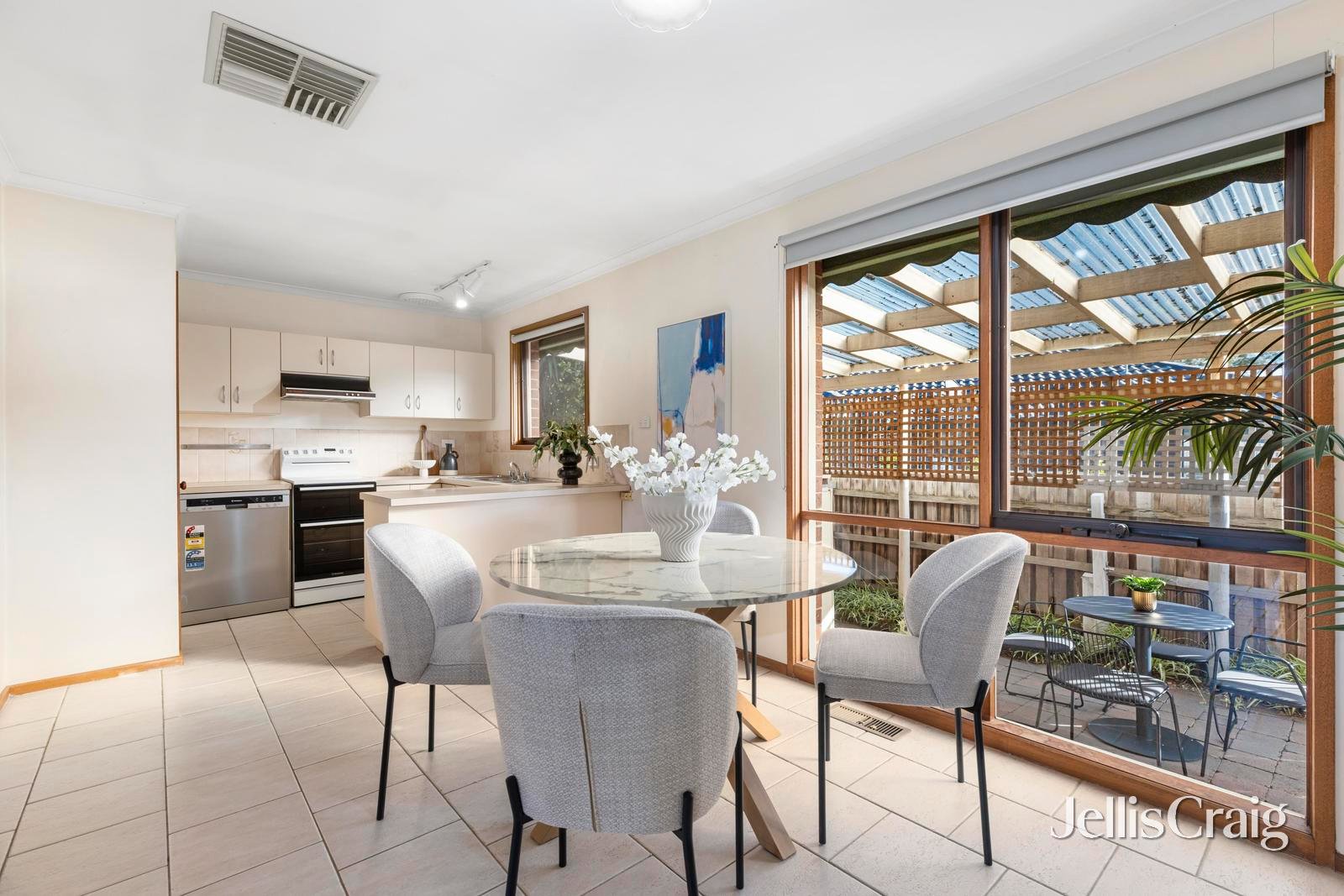 2/3 Tremaine Court, Mulgrave image 8