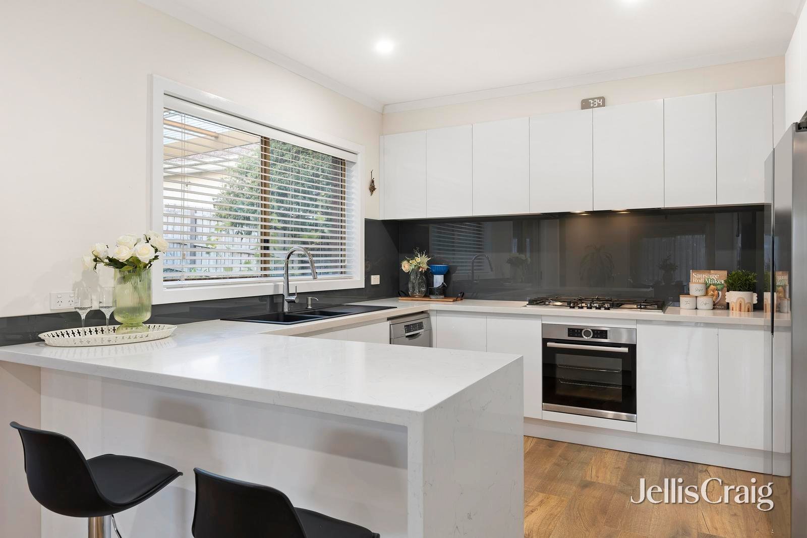 23 Tullamore Avenue, Doncaster image 5