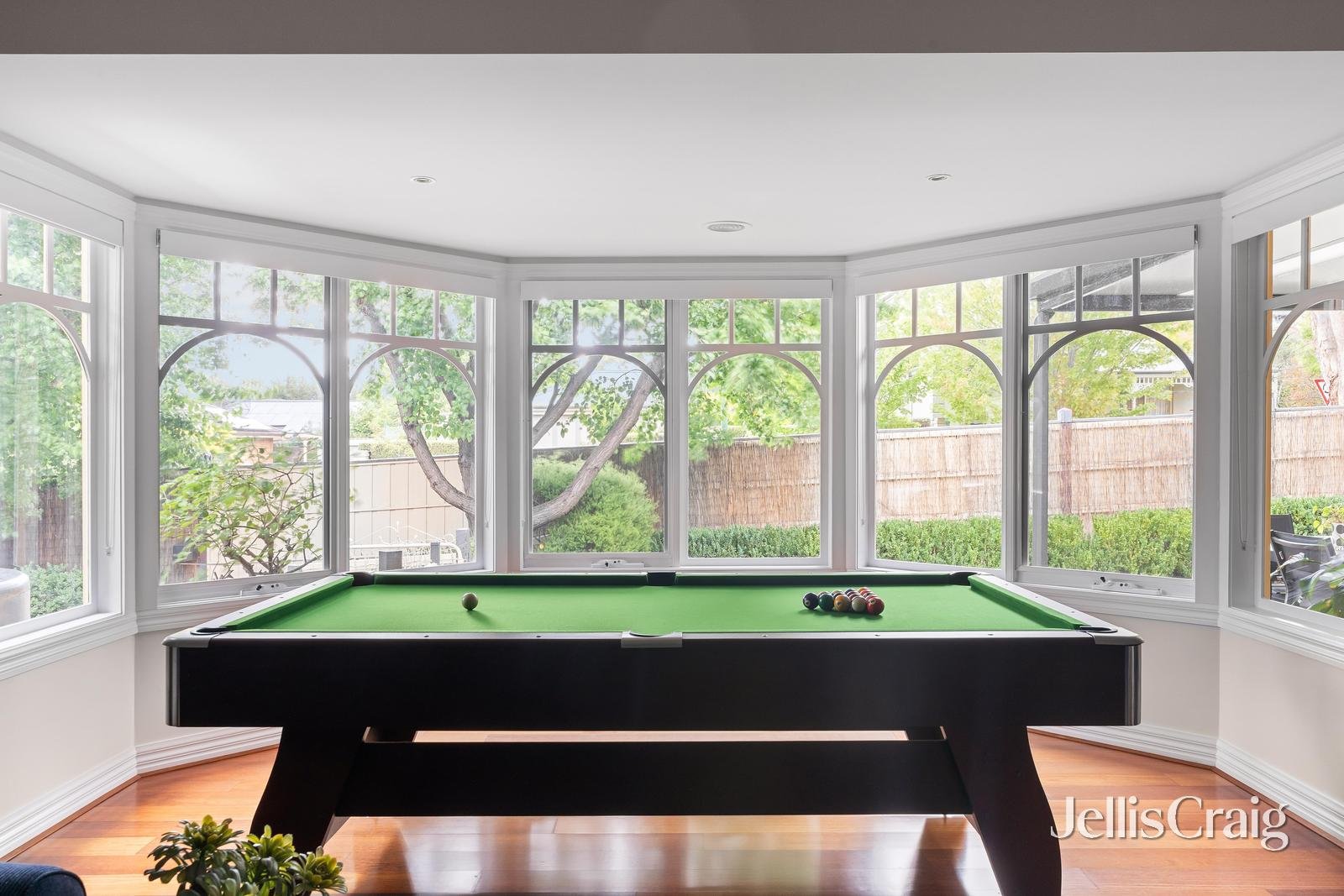 23 Valley Park Grove, Eltham image 6