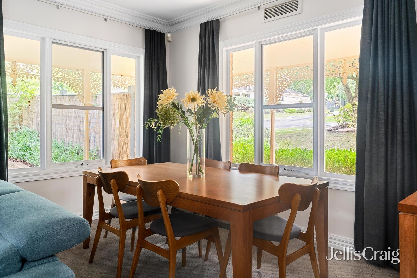 23 Valley Park Grove, Eltham image 9