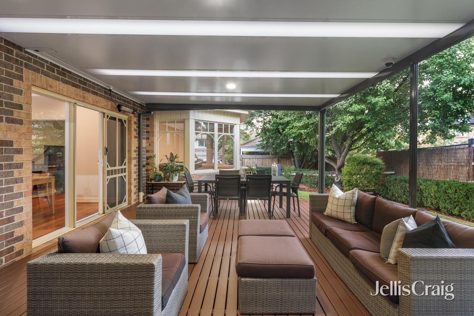 23 Valley Park Grove, Eltham image 15