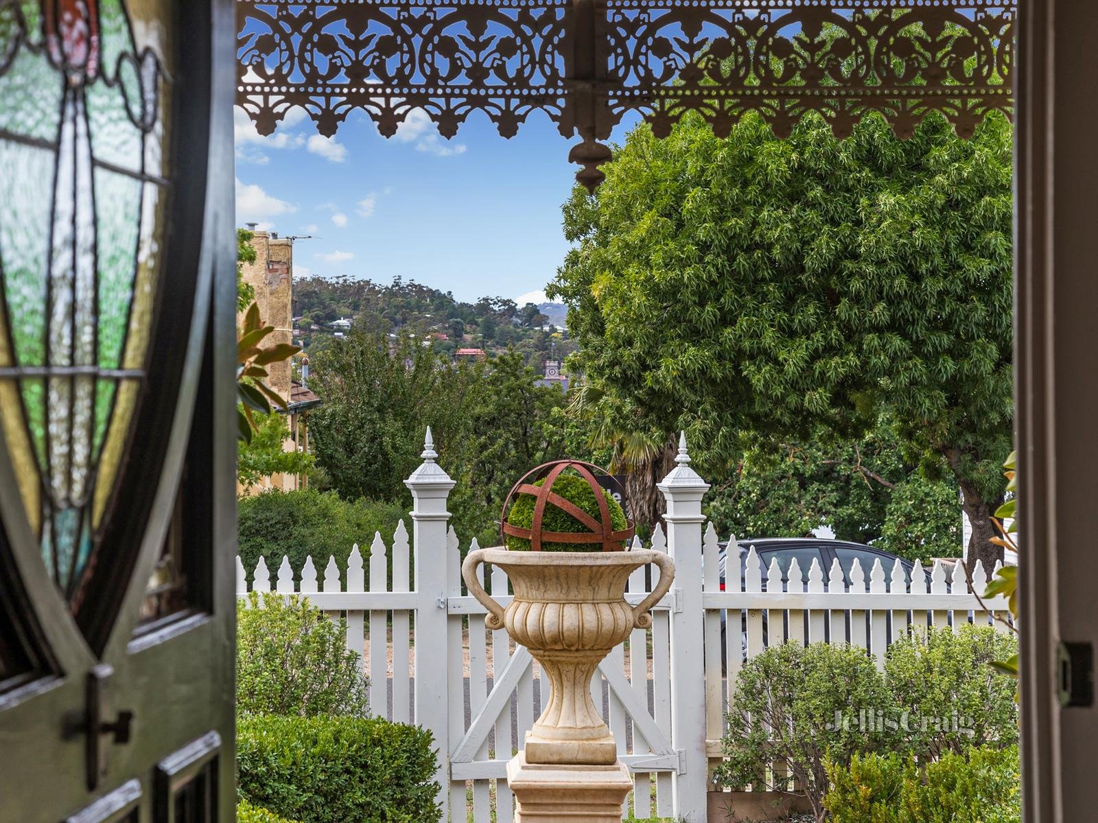 23 View Street, Castlemaine
- Print Image 1