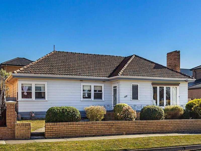 23 Violet Grove, Kew East image 2