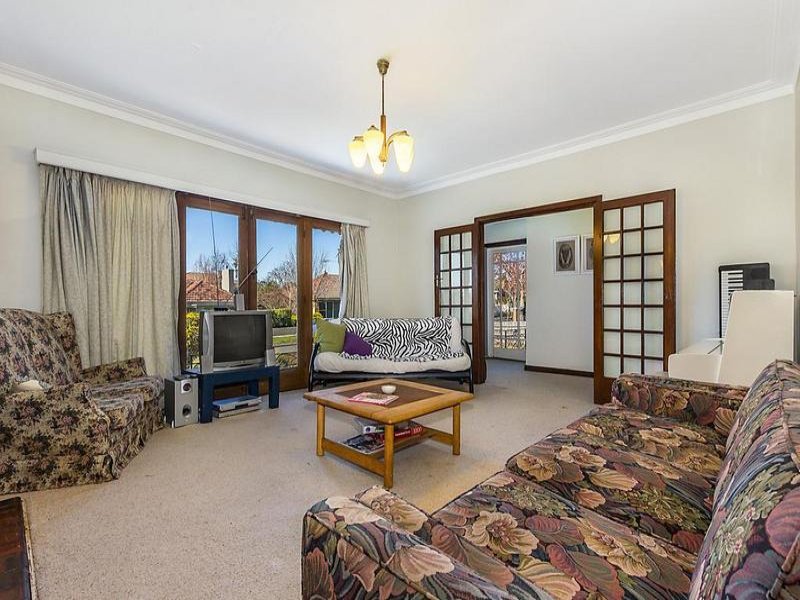23 Violet Grove, Kew East image 3