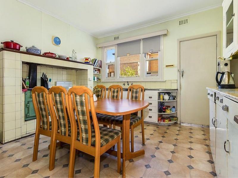 23 Violet Grove, Kew East image 4