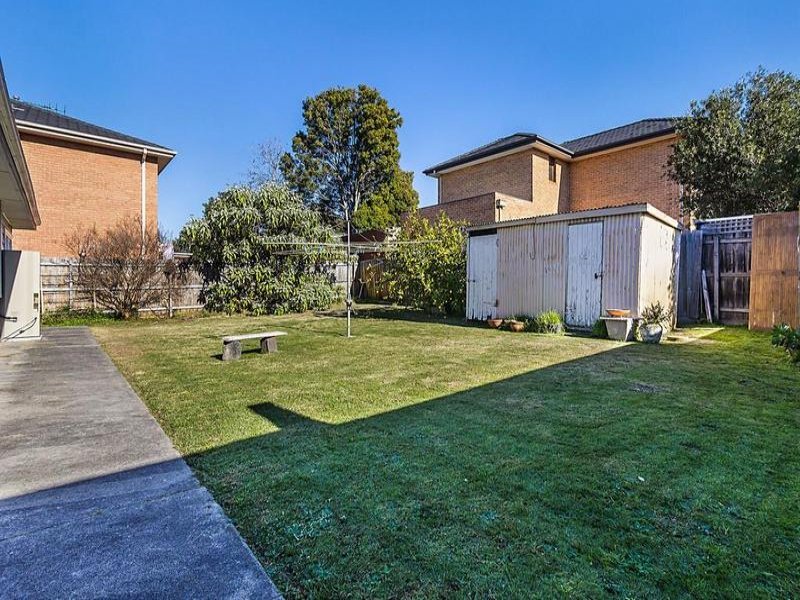 23 Violet Grove, Kew East image 5