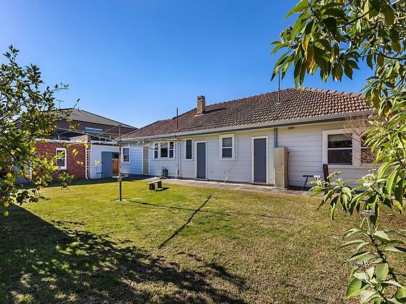 23 Violet Grove, Kew East image 6