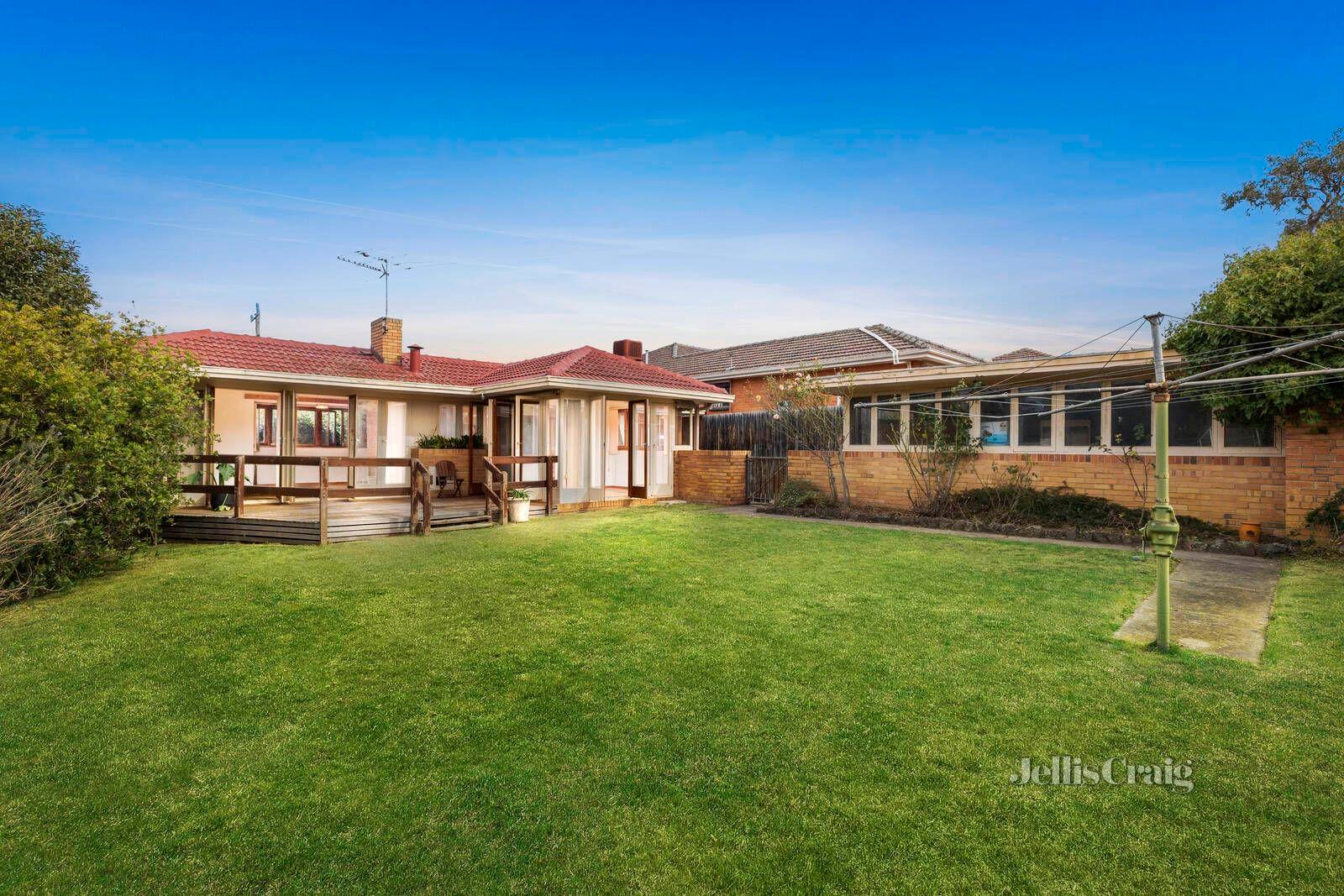 23 Waimarie Drive, Mount Waverley image 11