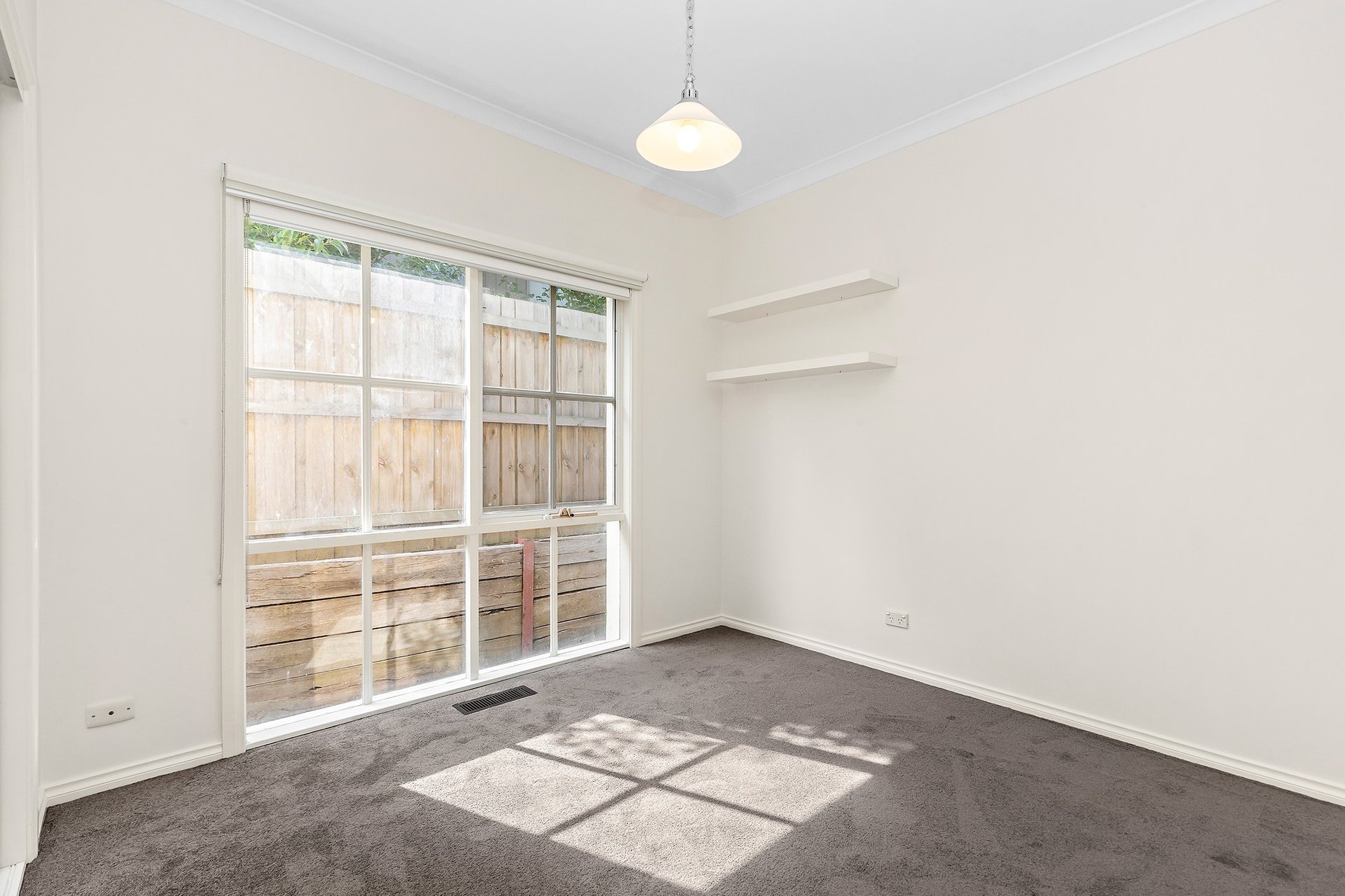 Property Gallery Thumbnail 3