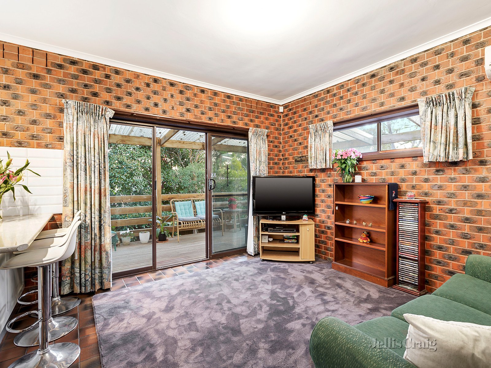 23 Warriparri Crescent, Greensborough image 4