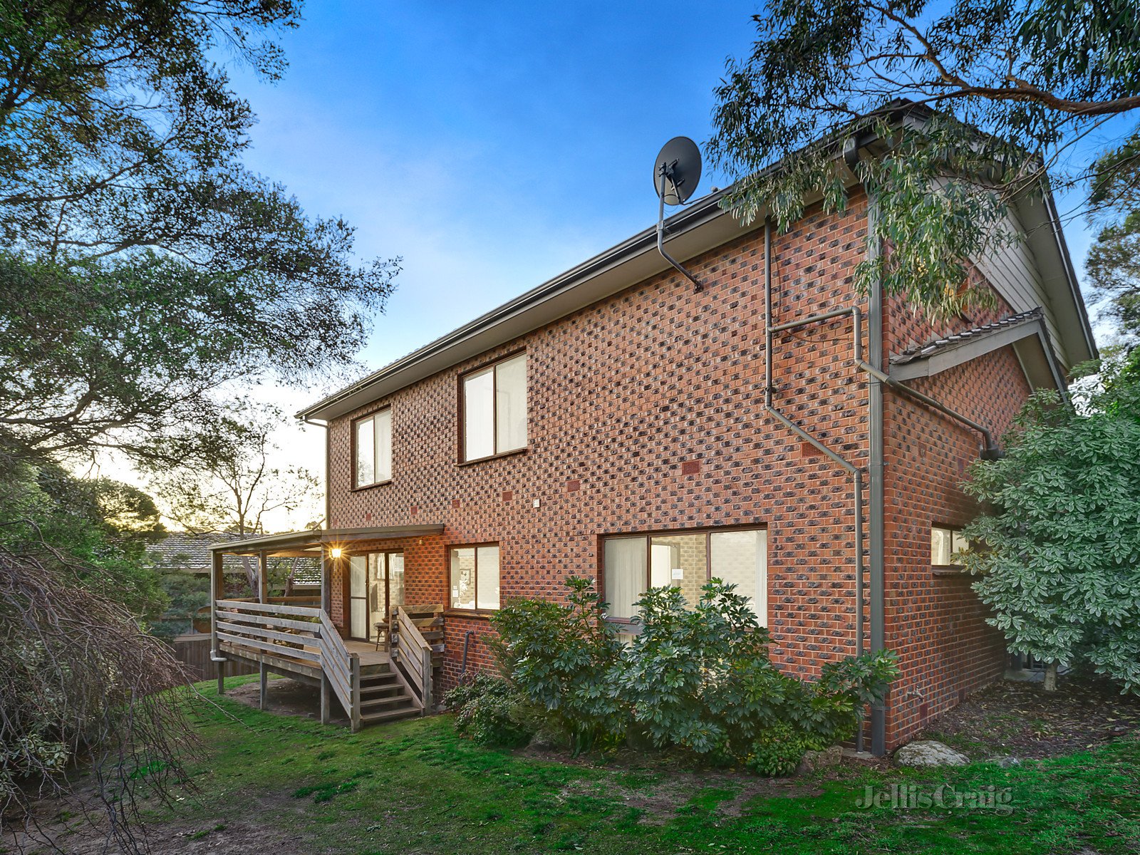 23 Warriparri Crescent, Greensborough image 10