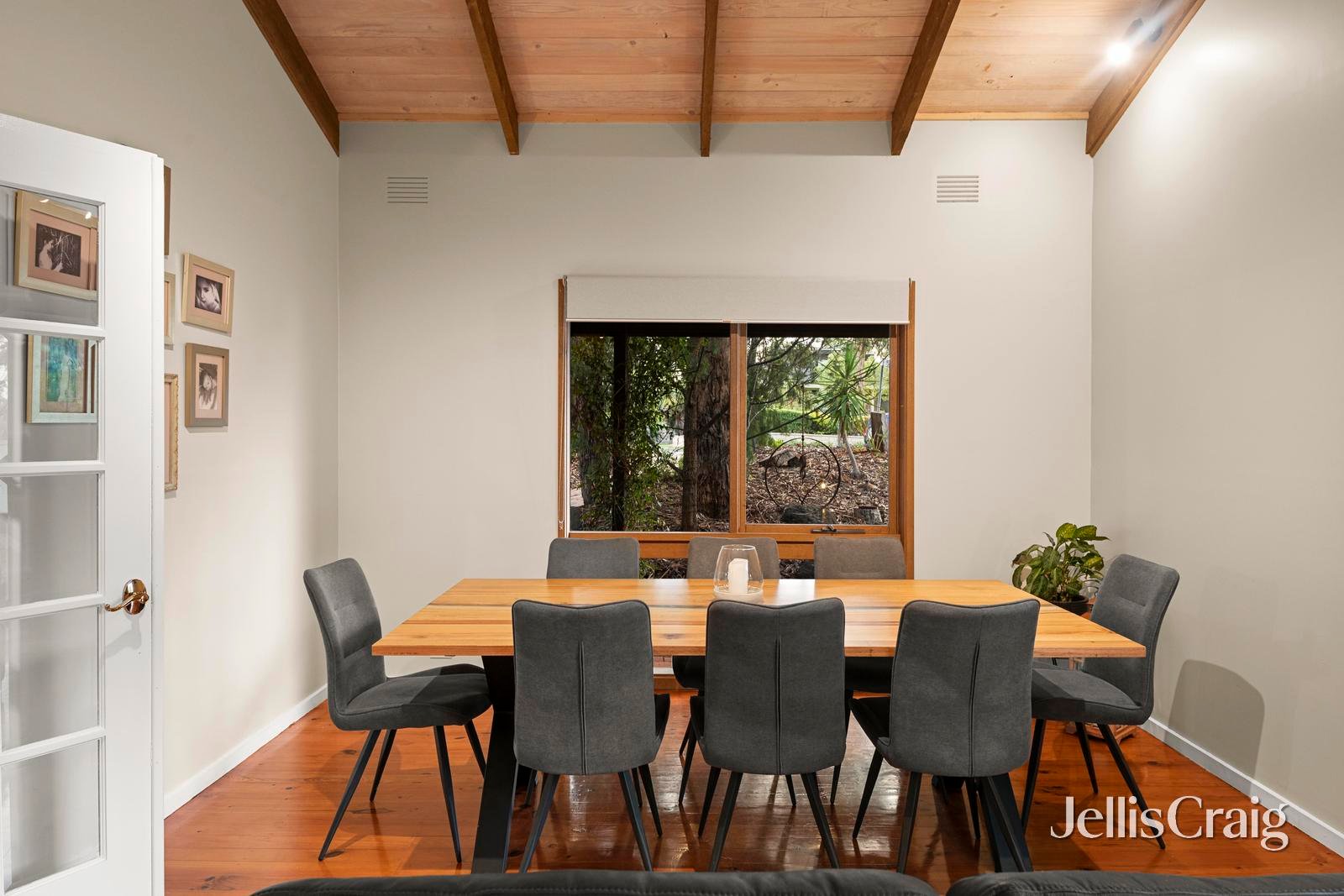 23 Wycliffe Crescent, Eltham image 6