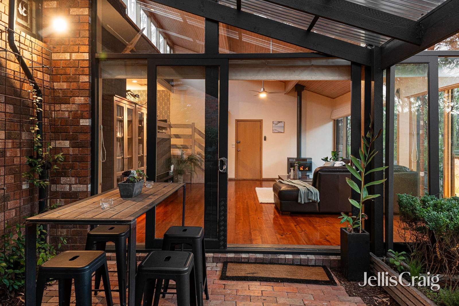 23 Wycliffe Crescent, Eltham image 15