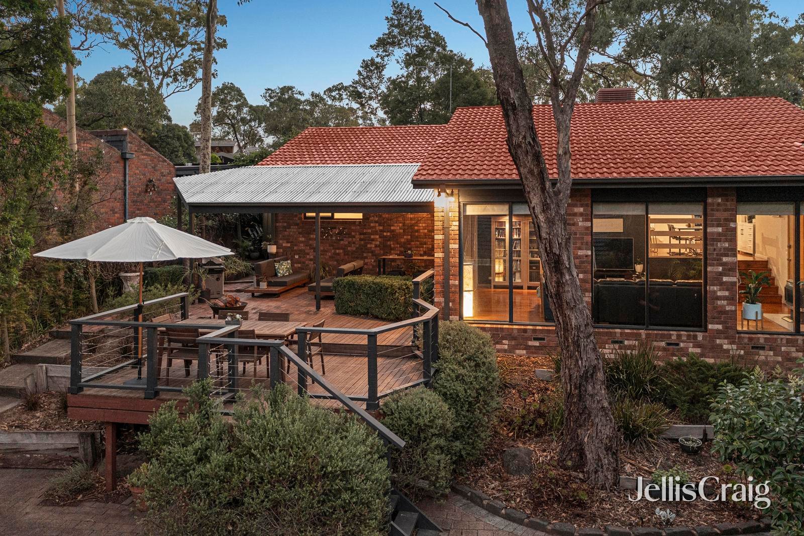 23 Wycliffe Crescent, Eltham image 16