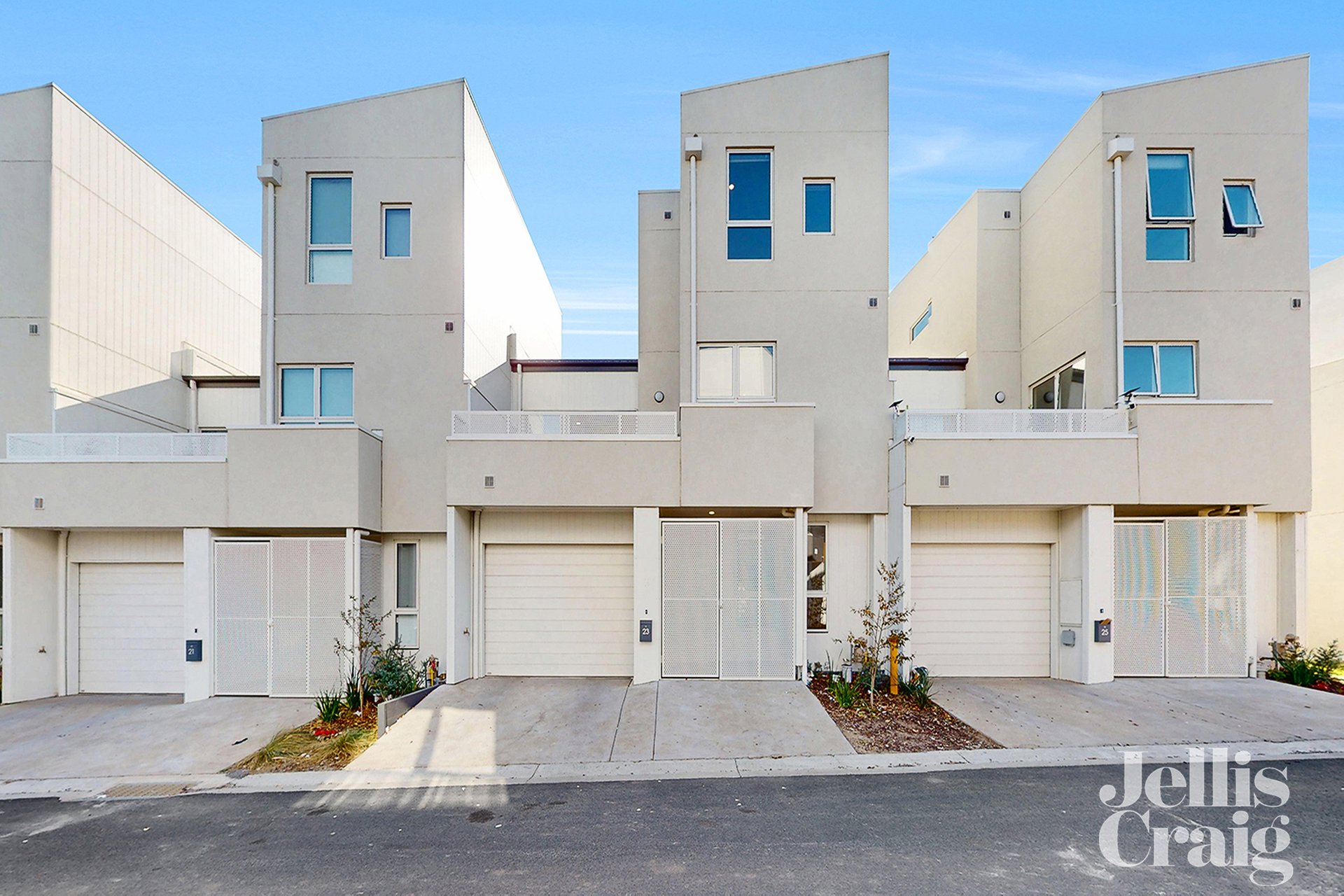 23 Yellowstone Street, South Morang image 1
