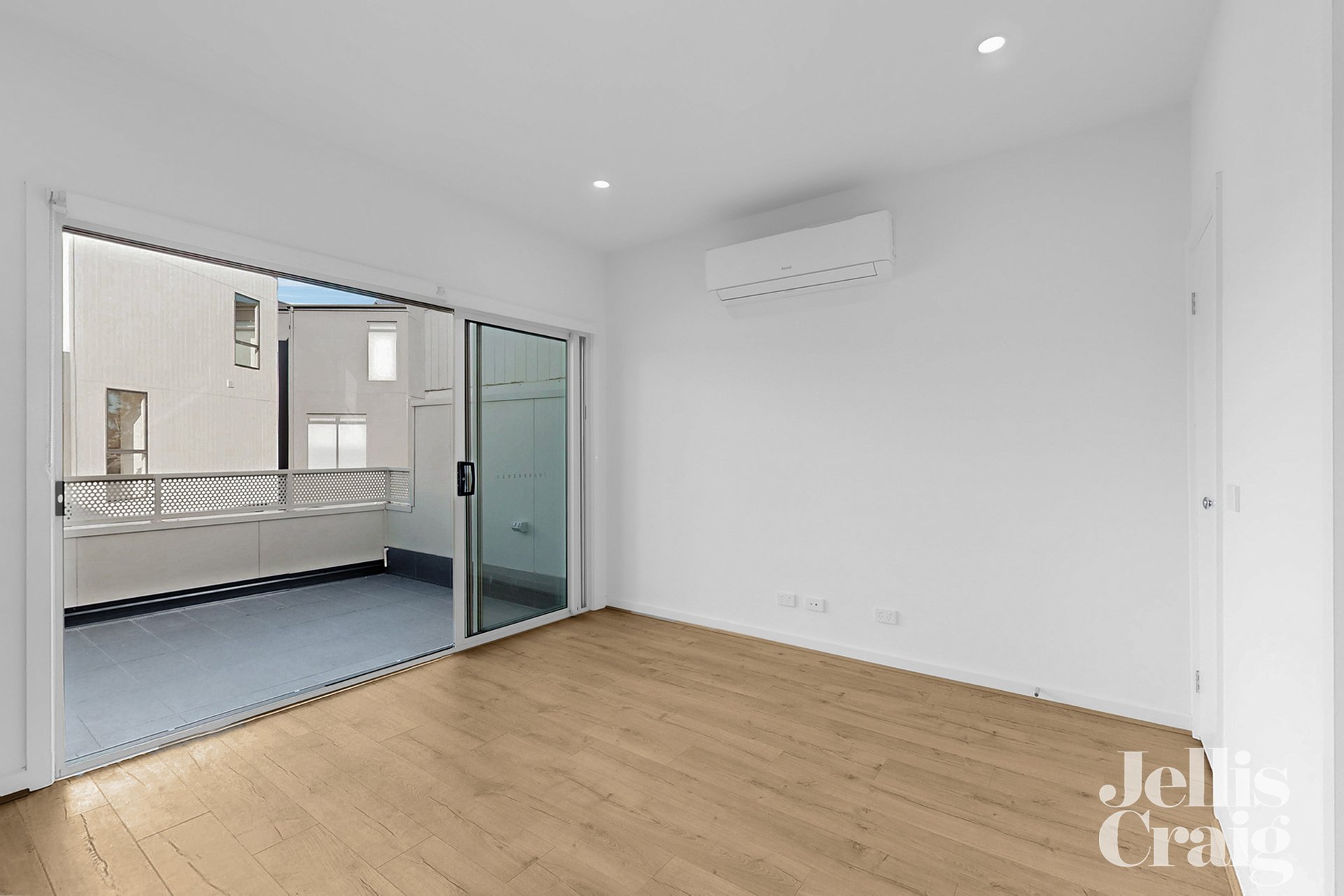 23 Yellowstone Street, South Morang image 5