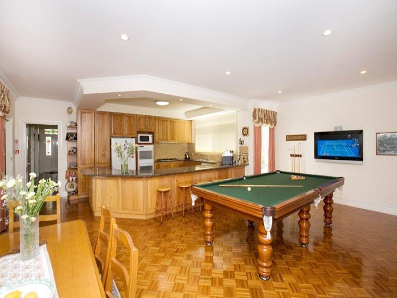 23 Yongala Street, Balwyn image 5